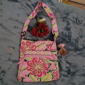 Vera Bradley crossbody in Pinwheel Pink